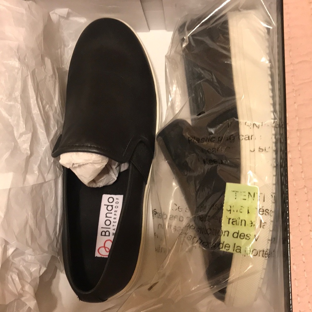 Blondo waterproof black slip on sneakers